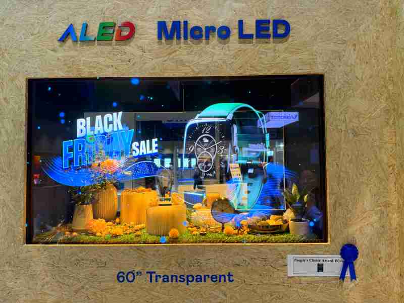 EBpay60吋高透明度Micro LED显示器获”最佳Micro LED技术应用奖”，，，，将Micro LED面板透明化之设计特性极致发挥，，以可扩展性无缝拼接技术打造，，，，具备600 nits全画面亮度、、、大于60%穿透率及超过NTSC 110%的优异广色域表现，，可依需求灵活应用于各种场域